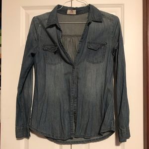 Lei denim button up